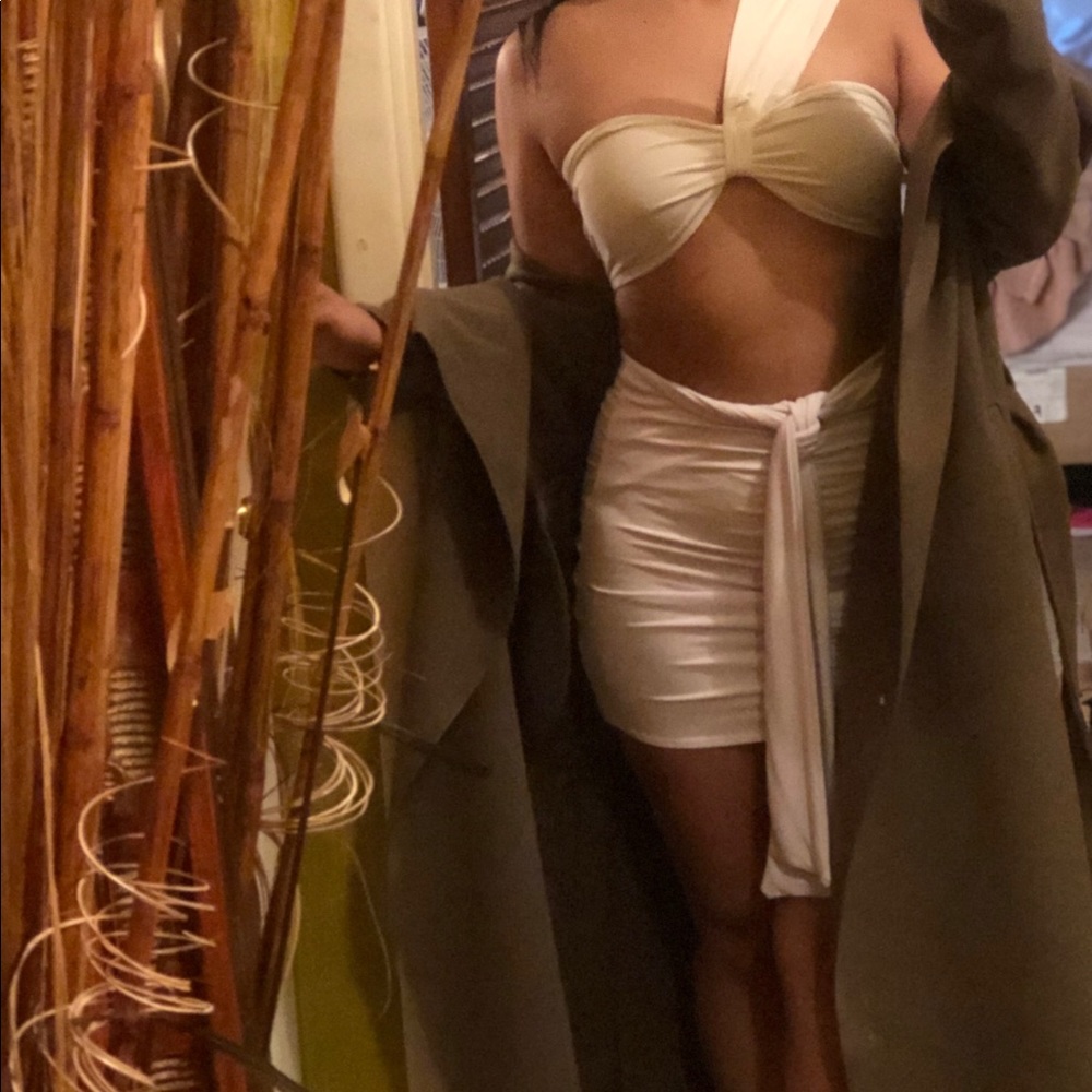 White 2 piece skirt - Picture 2 of 4